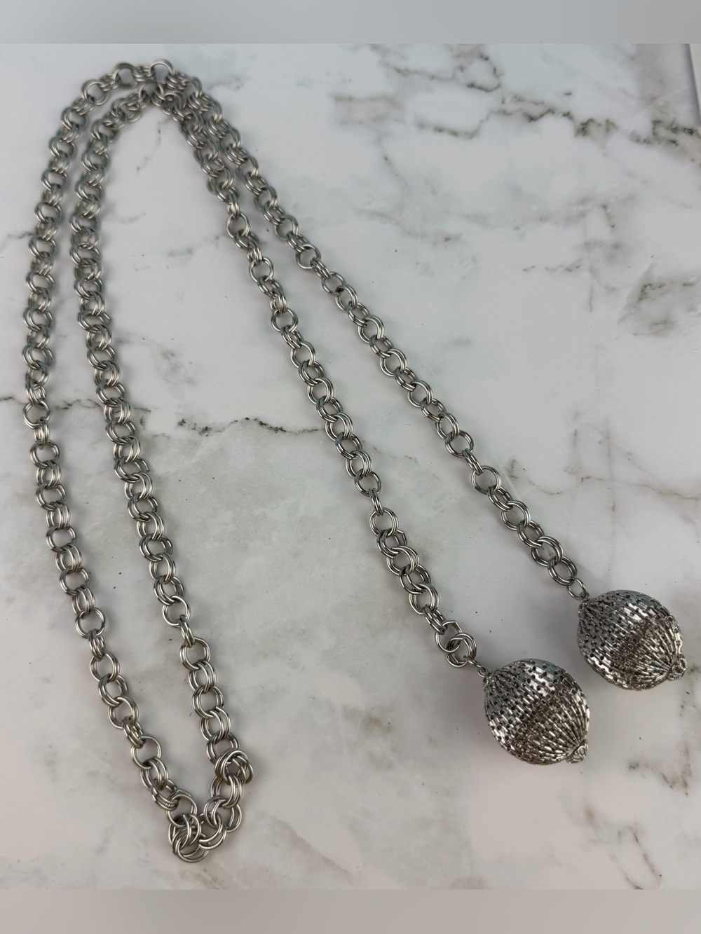 Vintage 1970s Silver Tone Double-Link Chain Belt with Textured Mesh Globe Drops
